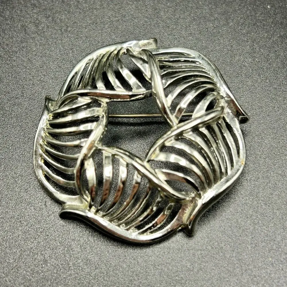 Vintage Signed Lisner Silver Tone Open Air Shell Brooch Pin #645